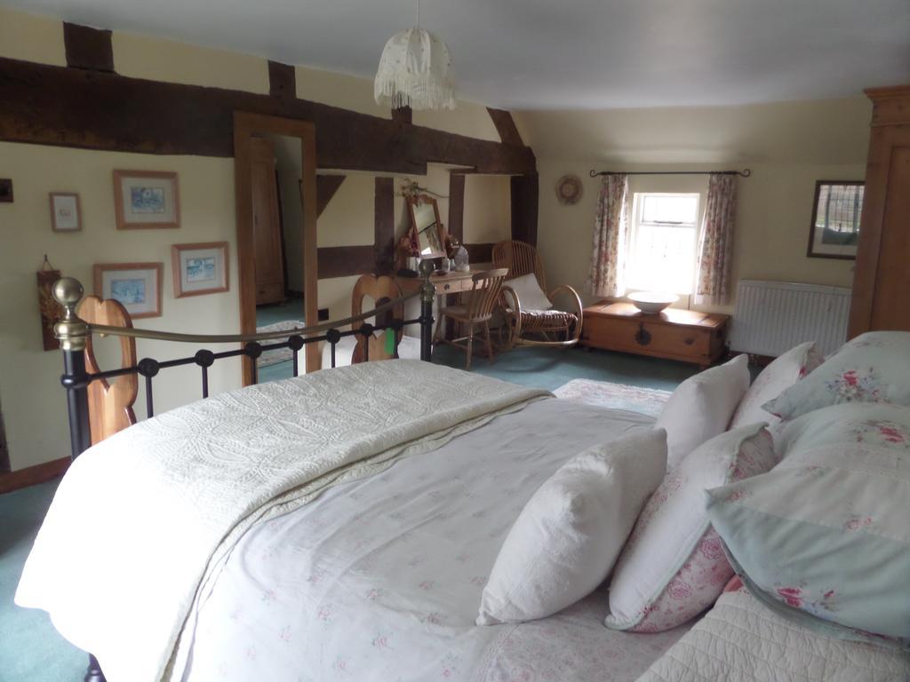 Walford Court Bed and Breakfast Leintwardine Εξωτερικό φωτογραφία